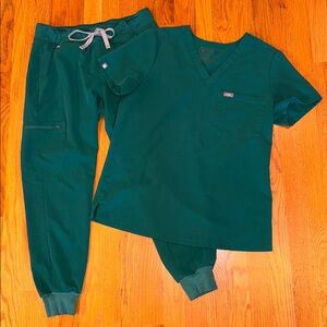 Hunter Green Figs Scrub Set Zamora/Catarina